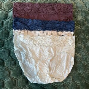 Soma Women's Embraceable Hipster with Lace Trim - Maroon, Blue, White - Medium
